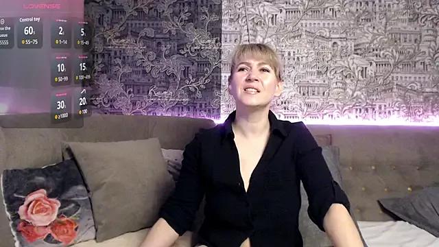 mandy_foxxx from StripChat is Freechat