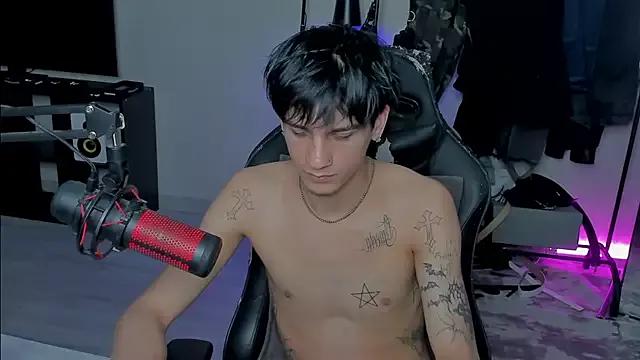 MarkBrowniii from StripChat is Freechat