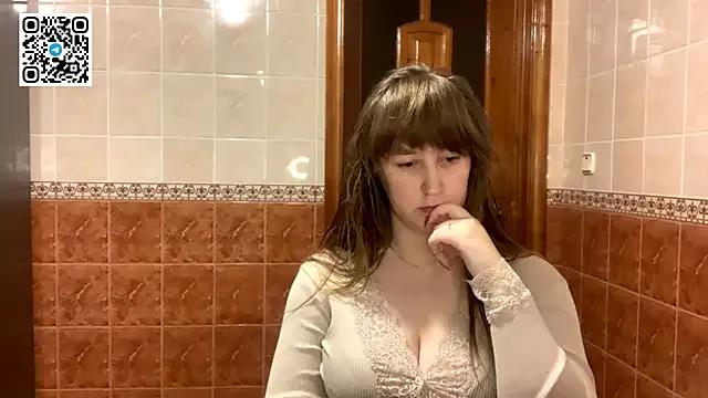 MaroonMoon_ from StripChat is Freechat