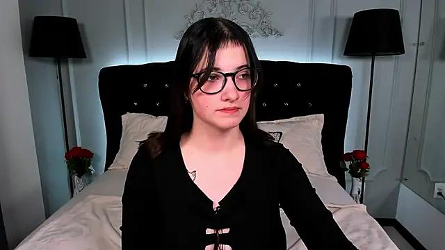 Martha_Evans from StripChat is Freechat
