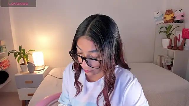 martina_roldam from StripChat is Freechat