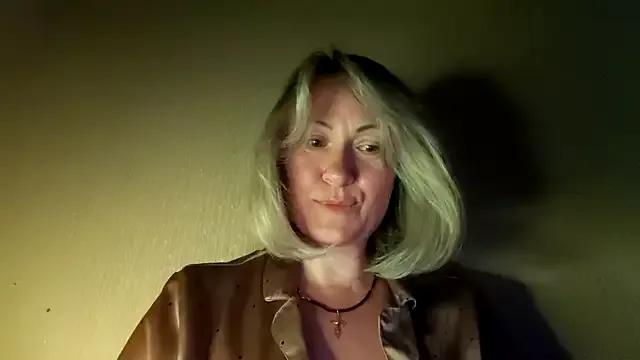 Mary888x from StripChat is Freechat