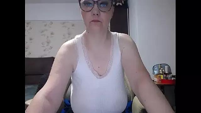 Mary_x from StripChat is Freechat