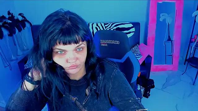 MaryHarrys from StripChat is Freechat