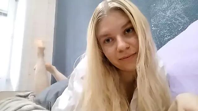 MaryjaneAurum from StripChat is Freechat