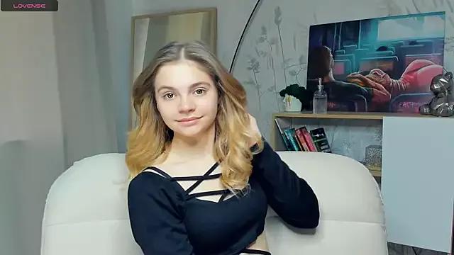 MaryLoon from StripChat is Freechat