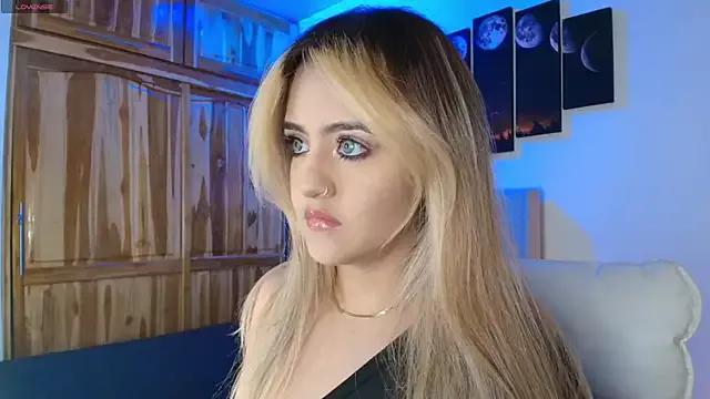 MaryMoon_ from StripChat is Freechat