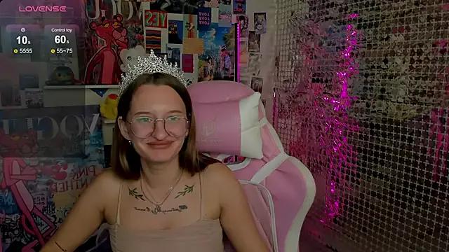 Try the thrill of flirt babes with our cam hosts, featuring unclothed wildness while getting naked and playing with their favored sex toys.