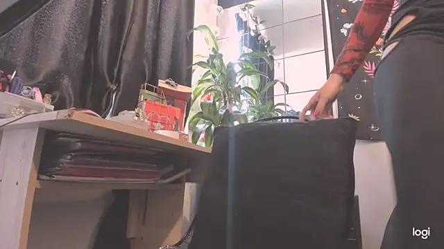 MASKGIRLMEOW from StripChat is Freechat