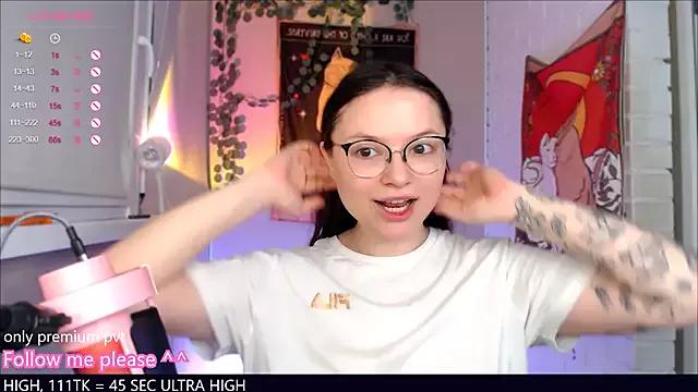 me__hanna from StripChat is Freechat