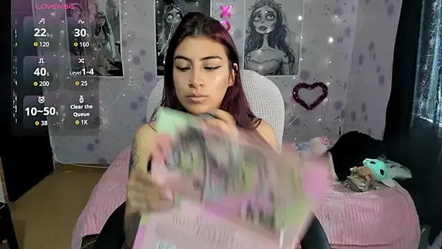 Medussa_katt from StripChat is Freechat