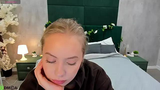 Melanie_Ryer from StripChat is Freechat