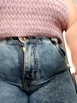 mia-curvy from StripChat is Freechat