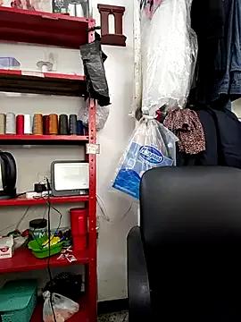 Mia-Glow from StripChat is Freechat