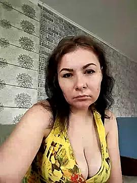 Mia24Blove from StripChat is Freechat