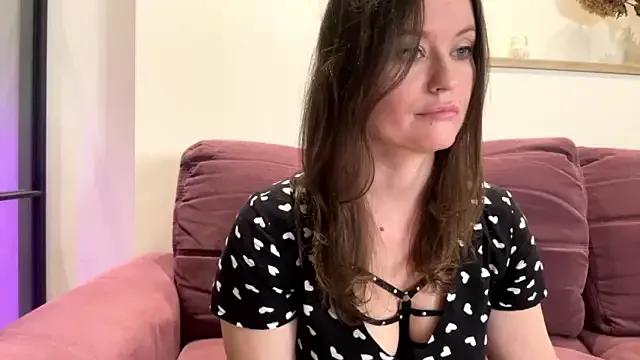 mia_shine_bright_wow from StripChat is Freechat