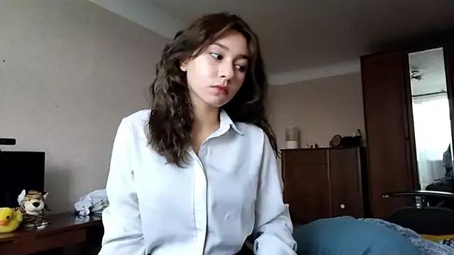 MiaLovelyOne from StripChat is Freechat