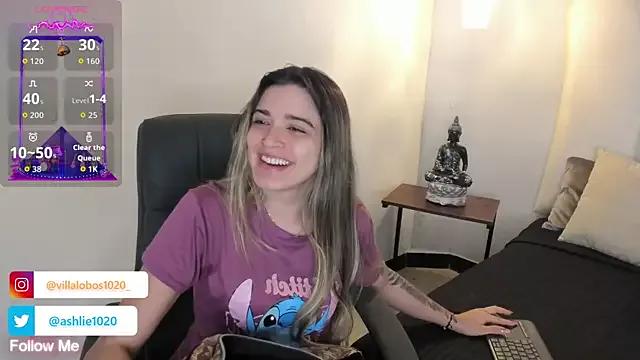 MiaVillalobos from StripChat is Freechat