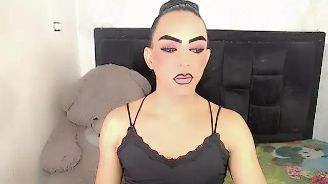 Photos of Michell_Queen from StripChat is Freechat