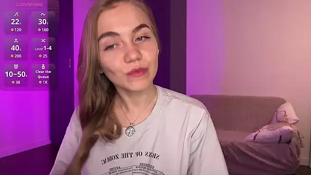 Michelle_Pfeiffer from StripChat is Freechat