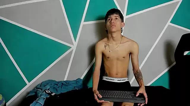 migueyalejo_teens from StripChat is Freechat