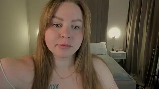 MikaBloom from StripChat is Freechat