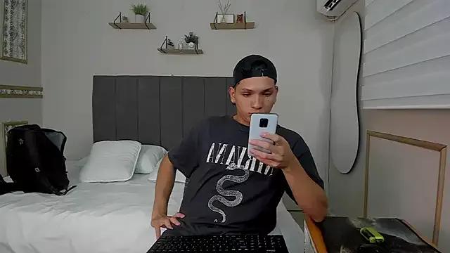 Mike_Twink19 from StripChat is Freechat