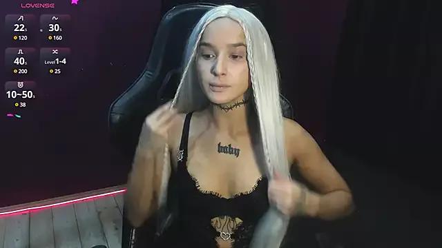 MilaAsh from StripChat is Freechat