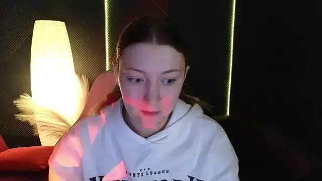 MilaDreamy from StripChat is Freechat
