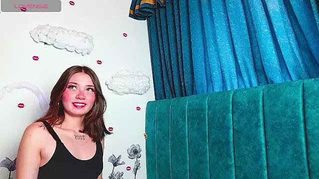 MilaFyre from StripChat is Freechat