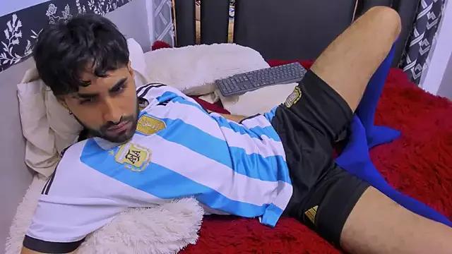 MilanZaire from StripChat is Freechat