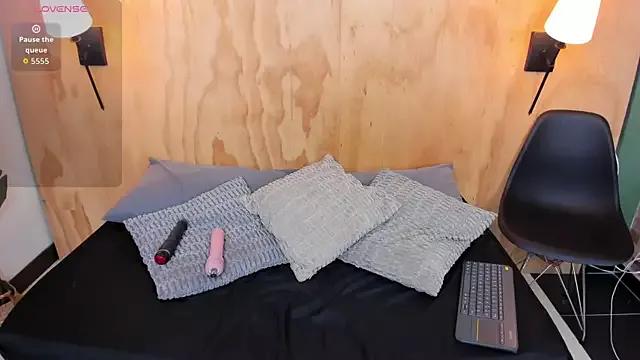 milavega_ from StripChat is Freechat