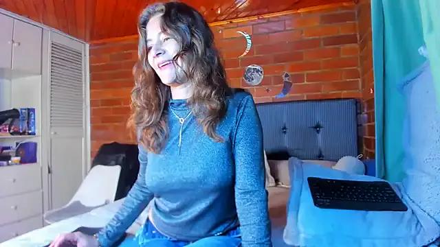 milf_darling from StripChat is Freechat