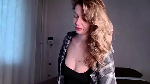 Milky___Way from StripChat is Freechat