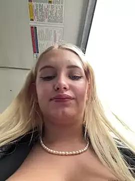 Milkyy_wway from StripChat is Freechat