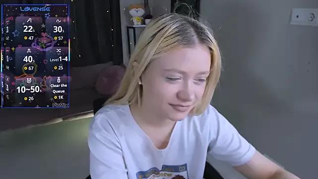 Millie_Vanillies from StripChat is Freechat