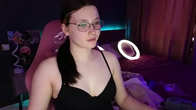 milliedoll from StripChat is Freechat