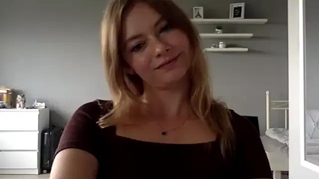 MillieShow from StripChat is Freechat