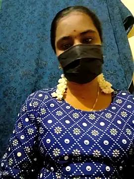 mini-queen from StripChat is Freechat