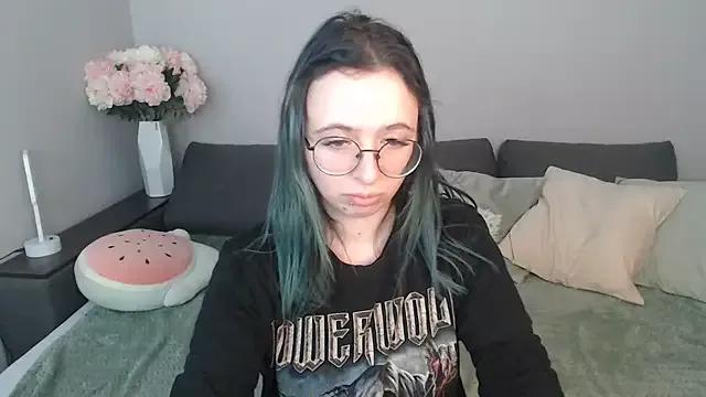 Mini_Diva webcams show profile image 