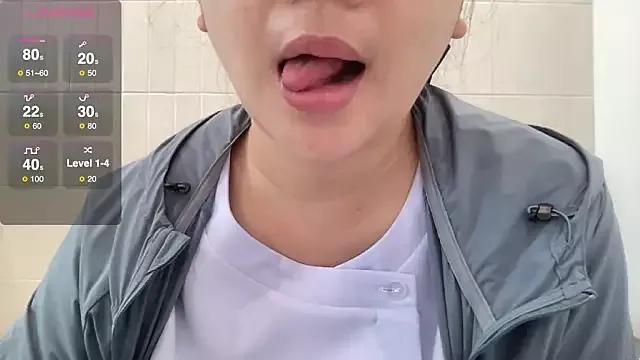 mini_unicorn from StripChat is Freechat