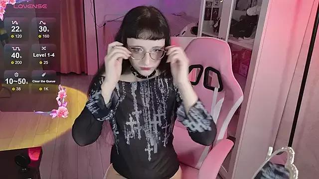 MiraJadee from StripChat is Freechat