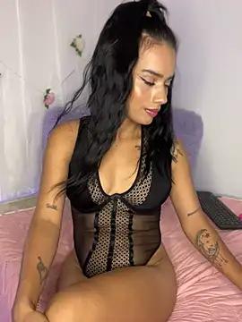 Miranda_rous from StripChat is Freechat