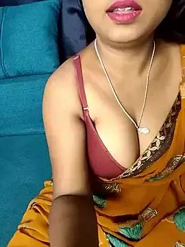 Miss-oly from StripChat is Freechat