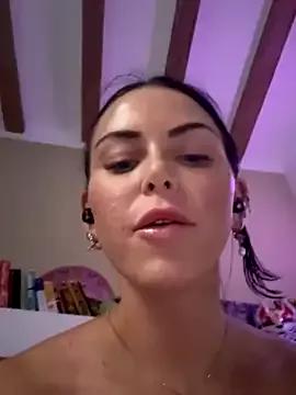 missninasparkle from StripChat is Freechat