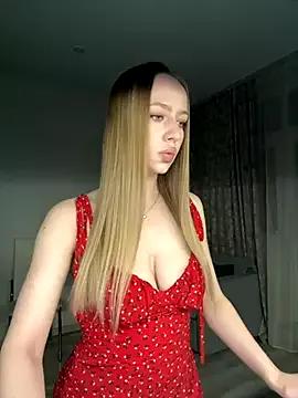 MissOyee from StripChat is Freechat