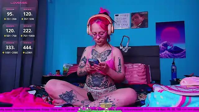 Try the thrill of flirt babes with our cam hosts, featuring unclothed wildness while getting naked and playing with their favored sex toys.