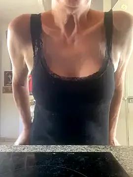 MissTaschaDivine from StripChat is Freechat