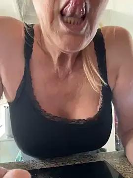MissTaschaDivine from StripChat