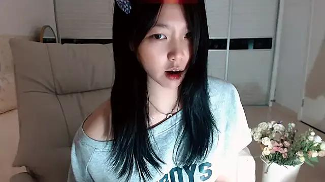 Miu1_girl from StripChat is Freechat